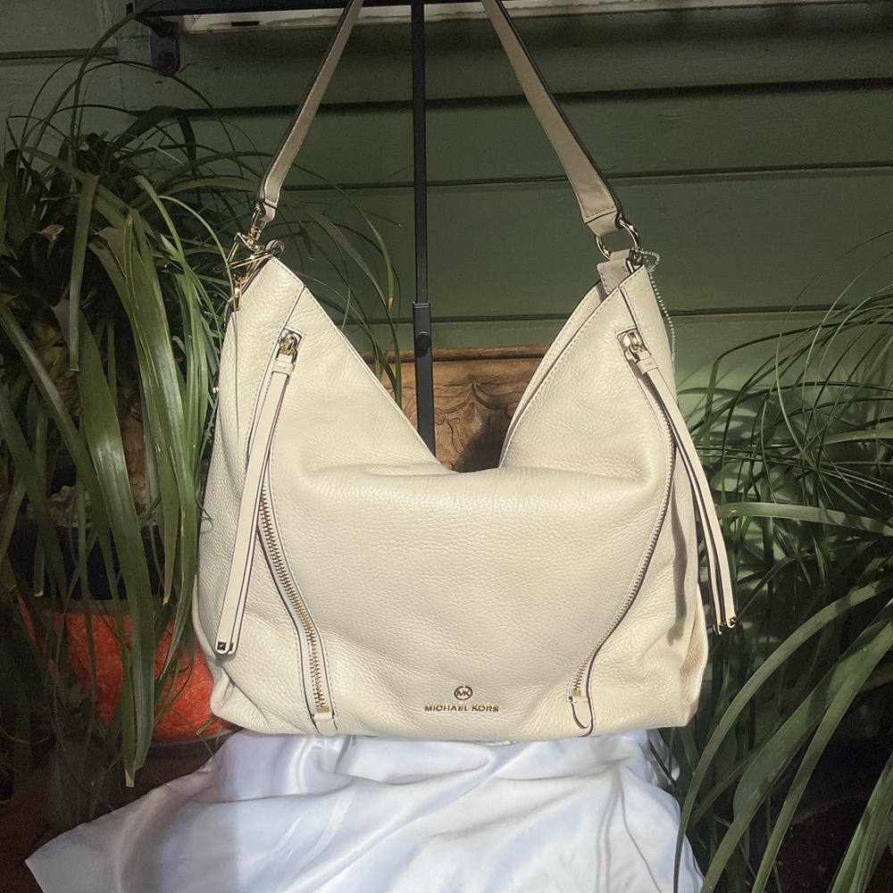 Michael Kors Elegant Cream Hobo Bag